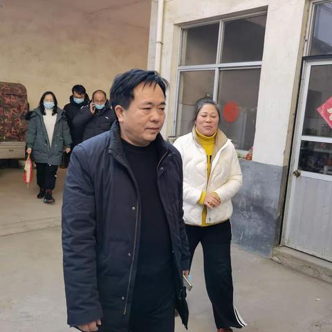 寒冬不寒，有爱相伴                          ——郾城中学教育集团暖冬行动进行时