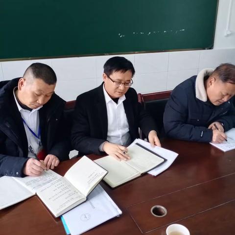 在督促中前进——卢峰镇督学办到仲夏学校进行春季开学工作检查