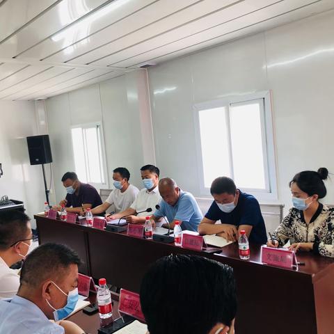 召开建投在积石山县重点项目推进会。