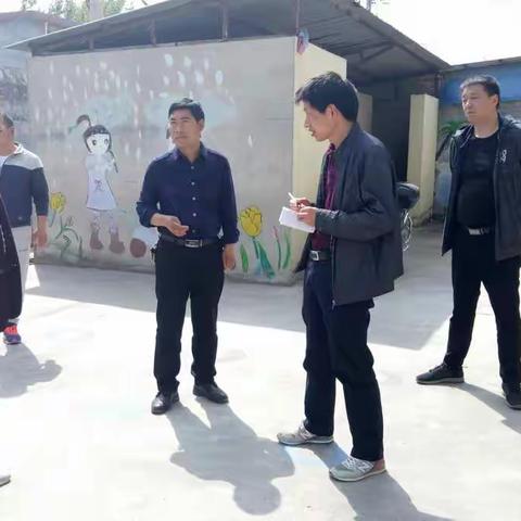 教育局李局长莅临李源屯镇各教学点督导均衡创建工作