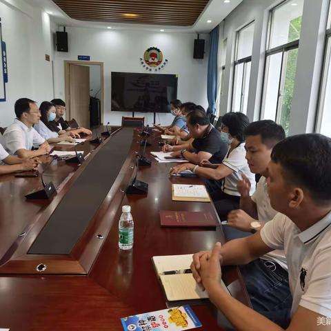 吉阳区委常委、统战部部长邢增兴到新村社区督导60周岁以上人群新冠疫苗接种工作