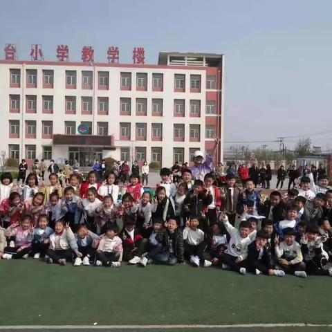 🇨🇳同风雨，共抗疫！                            南台小学二（2）班