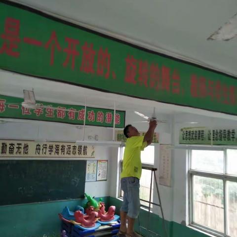 假期里他们都在忙碌着……