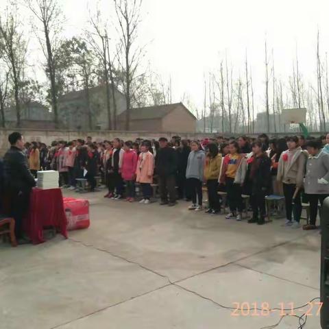 期中考试后，这些学校对优秀的孩子进行了表彰！！！