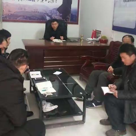 积极下乡走村串户，认真落实精准扶贫