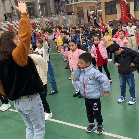 斗湖堤小学附属幼儿园大一班十月活动美篇