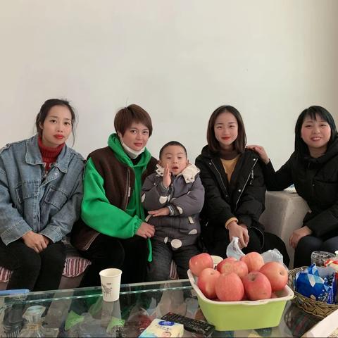 家访暖人心 我们在路上一一记中五班寒假家访活动。