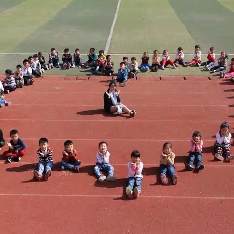 每朵花都与众不同，每朵花都有开放的理由。二（1）班