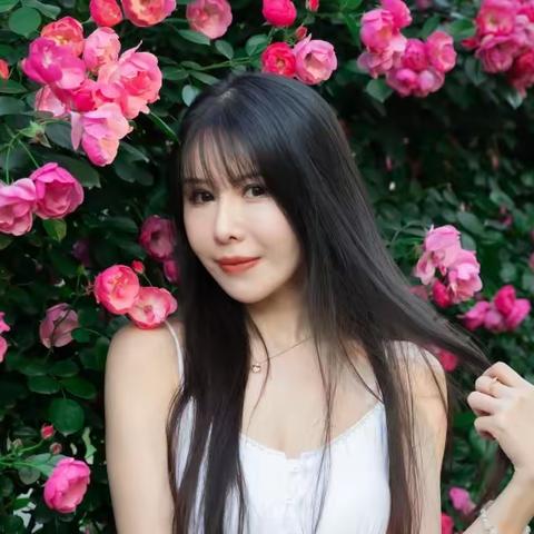 环境人像丨杨府山公园的蔷薇花开了