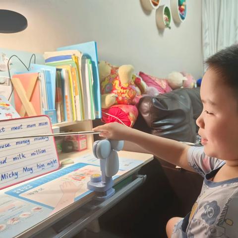 Day10-自然拼读phonics M N