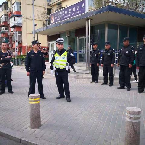 甘家口街道联合执法检查渣土车