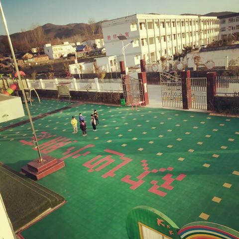 小讲台，大舞台，有梦想，你就来！~~全体幼师公开课大比拼！