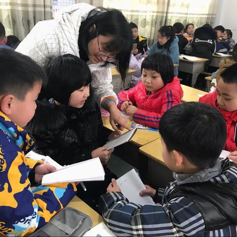 落实校本研修，抓素质教育