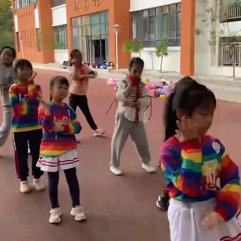 彩虹的微笑——啦啦操社团