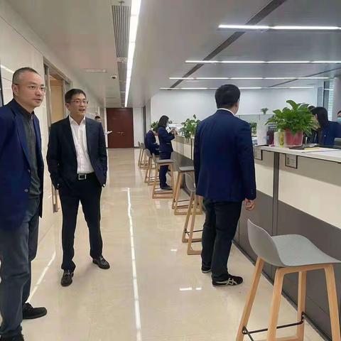 樊晓江副行长到放款中心进行慰问