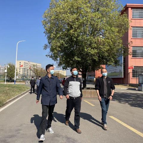 加强学校食堂检查，筑牢饮食安全防线——广信区皂头中学食堂安全专项检查活动纪实