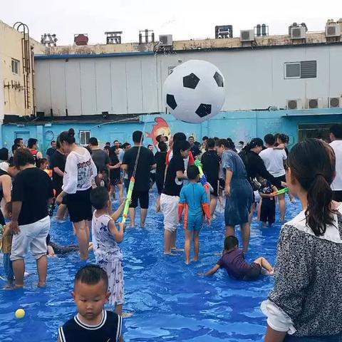 卓越幼儿园亲子水上活动“泡沫之夏”🌻🌻