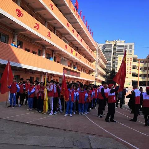 三月春风处处留，雷锋精神心中留——记乐昌市梅花镇中学党员、师生代表到梅花镇敬老院开展敬老爱老活动