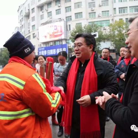 @关注创卫工作的所有人：横峰二中八年级12班 黄钰涵的作文《活跃跃的创卫行动》，用心