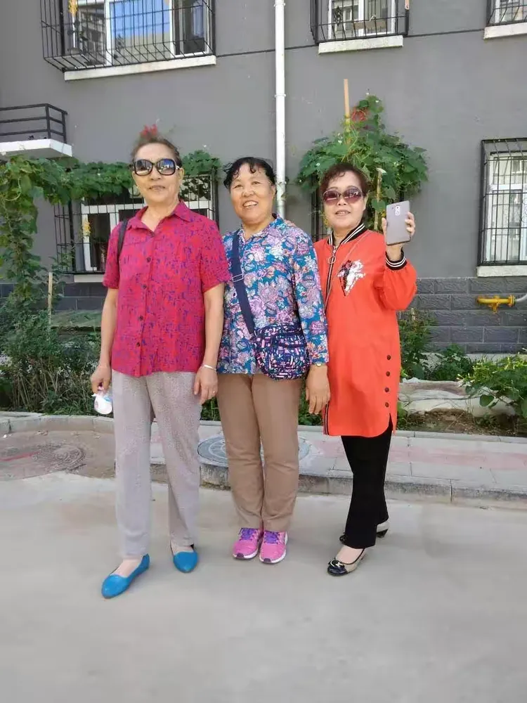 2017年8月24日,我约同学们一起到张家口火车南站拍照留念