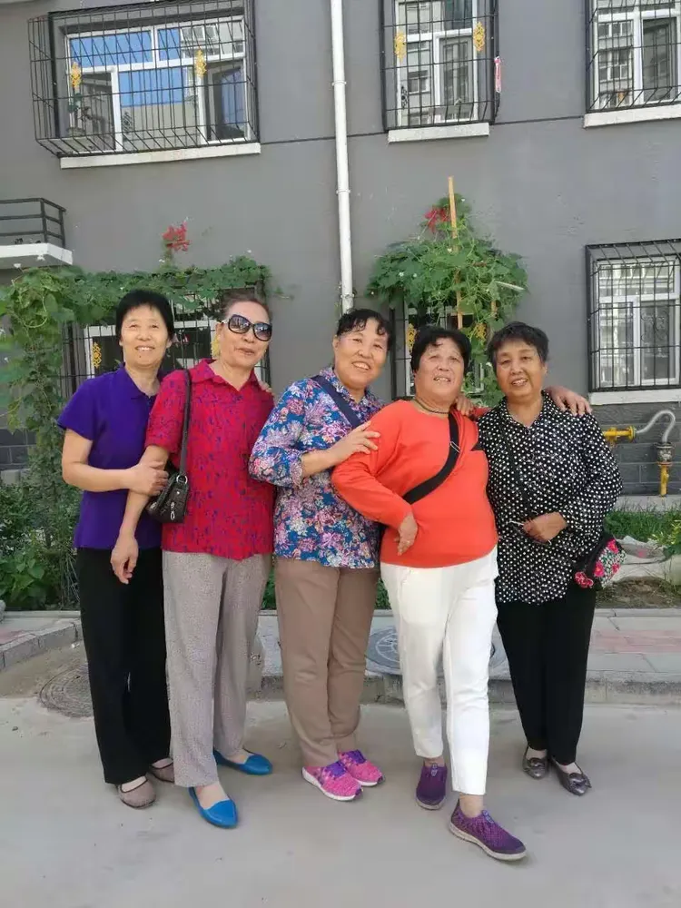 2017年8月24日,我约同学们一起到张家口火车南站拍照留念