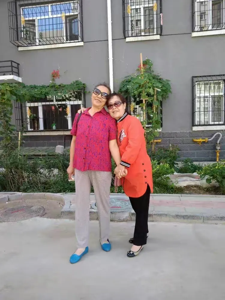 2017年8月24日,我约同学们一起到张家口火车南站拍照留念