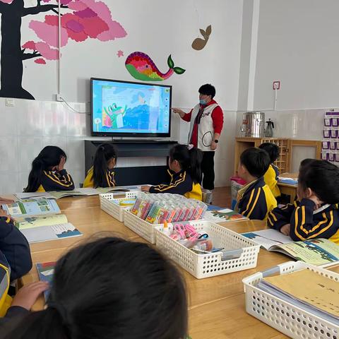 统部小学幼儿园“教学质量月”——大二班语言教学《欢欢看世界》