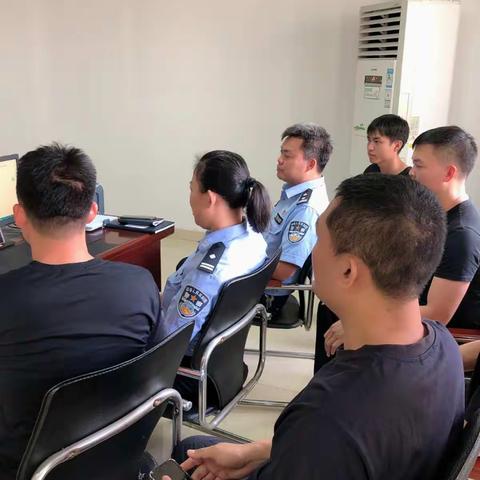 监管陪护大队集中观看《习近平法治思想 开启全面依法治国新时代》