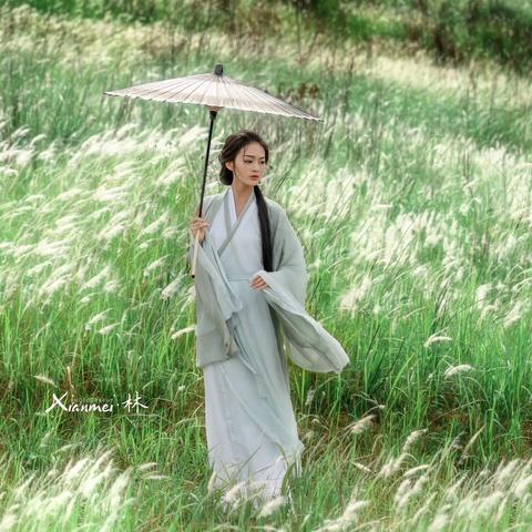 九尾草偶遇美女