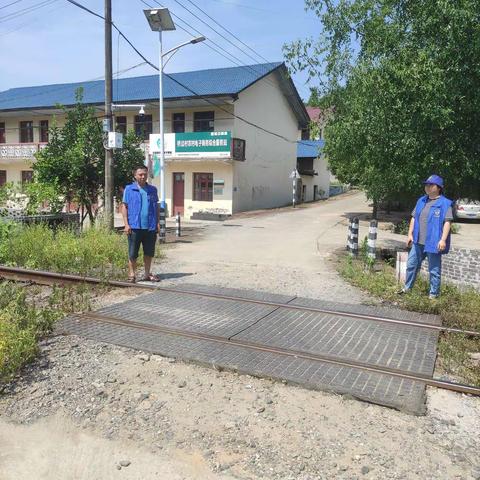 钤山镇强化铁路安全基础，提高铁路沿线群众安全