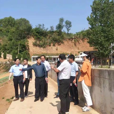 齐抓共管  联防联动                       珍爱生命  谨防溺水