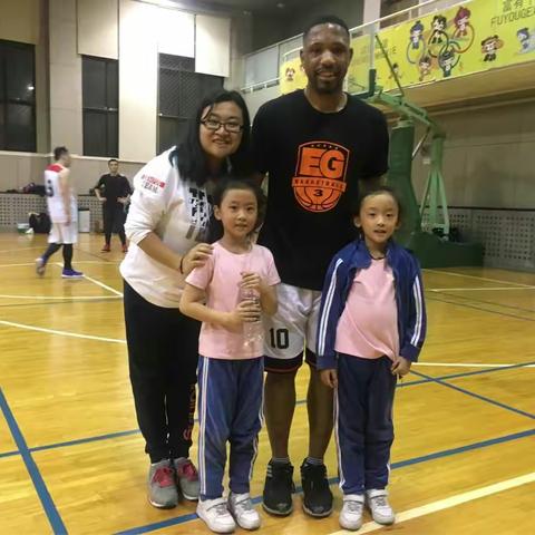 左右妈邀请您和戈登一起打球🏀