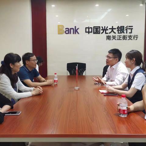 让城市更有温度——长安路街道企业爱心驿站迎市总工会考察调研