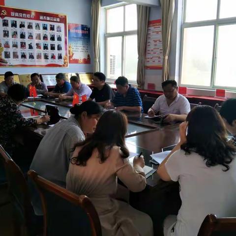 苗山中学举行会考科目研讨会