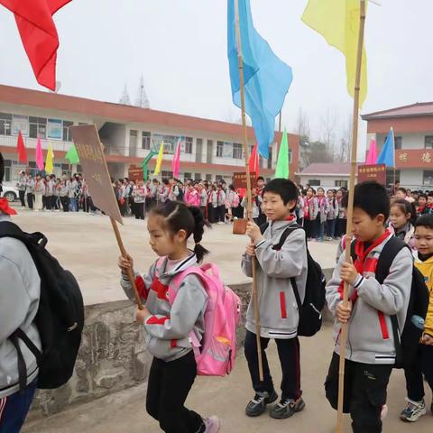 走进春天，放飞希望——赤东镇明德小学远足踏青活动纪实