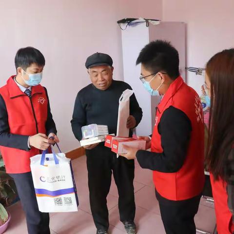 “青年文明号圆梦公益行”商河汇金银行青年路支行结对帮扶“希望小屋”儿童