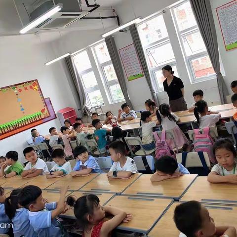 “童心巧手，乐享中秋”———记油竹实验小学一（3）班中秋节主题活动