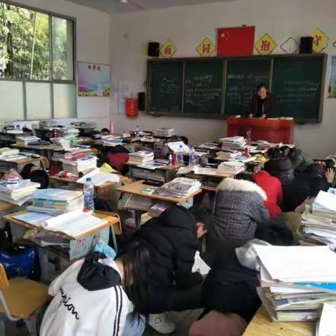 黄土店镇中学举行防震应急疏散演练