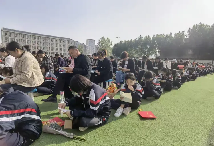 菏泽一中八一路校区第二届十八岁成人礼