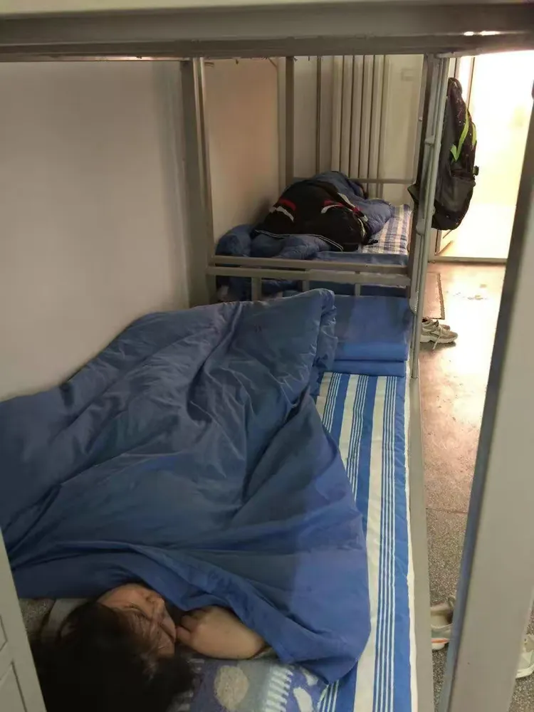 春暖花开迎骄子 继续"战疫"备高考