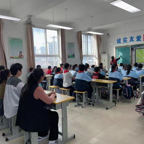 全环境立德树人||以爱为伴，快乐成长—逸夫小学家长进课堂活动