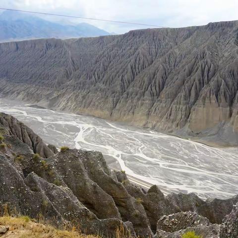 北疆行之六：独库秘景 独山子大峡谷