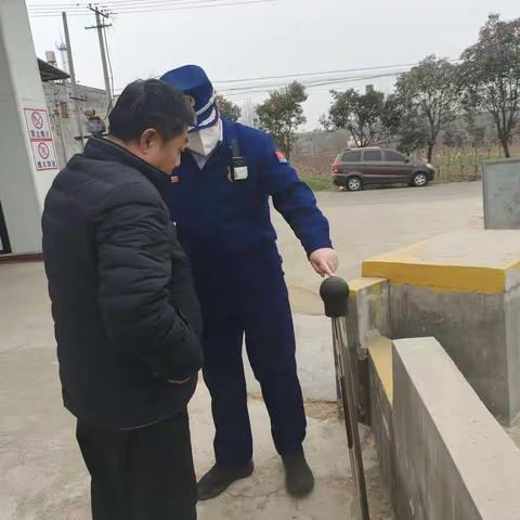 眉县大队深入辖区加油站开展消防安全检查