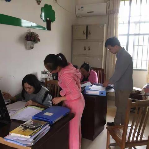 玉州区教育局领导到常乐小学检查防校园欺凌、校园安全、控辍保学等工作