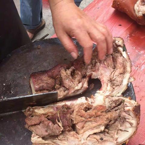 吴家清明大金猪拜发