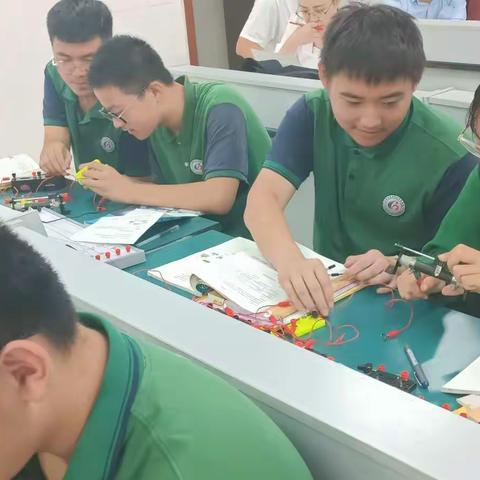 讲课中磨炼，讲课中成长