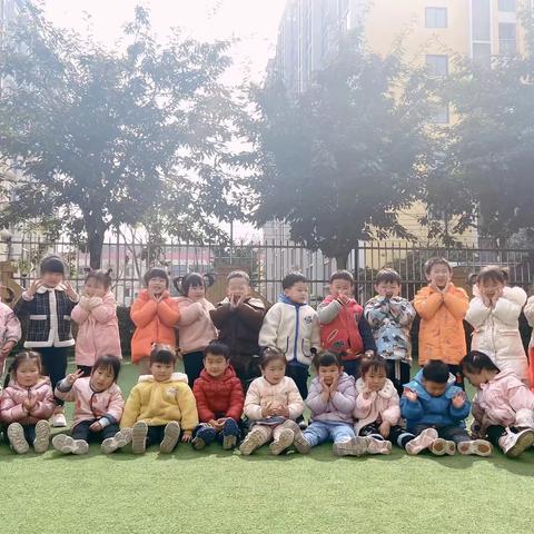 小二班“快乐劳动，创意五一”