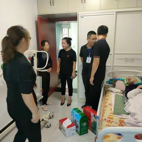 幸福社区【我为群众办实事】——中秋慰问困难户  浓浓关怀暖人心