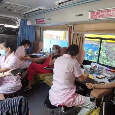 人人为我 我为人人 居民踊跃献爱心