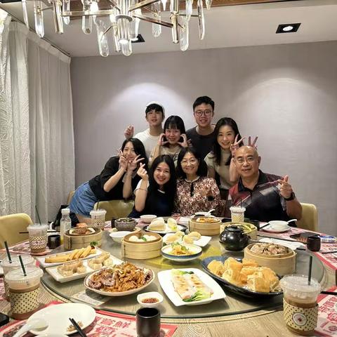 好好吃耶✌️大哥，抱歉🙇‍♀️了，您建议的潮发只能安排在今天的第八顿了😊😊😊